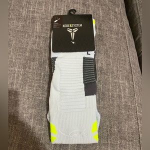 NIKE KOBE 8 SYSTEM LOW CUT SOCKS SIZE 8-12 LARGE RARE Light Grey/volt Sx4738-047